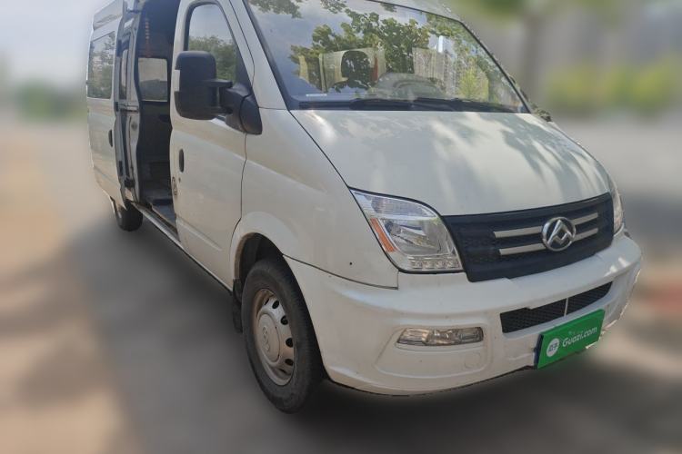 Used SAIC MAXUS Xintu V80 2021 2.0T Manual Classic Aoyuntong Long Wheelbase Mid-Roof 6/7/8/9-Seater Front Right 45 Deg