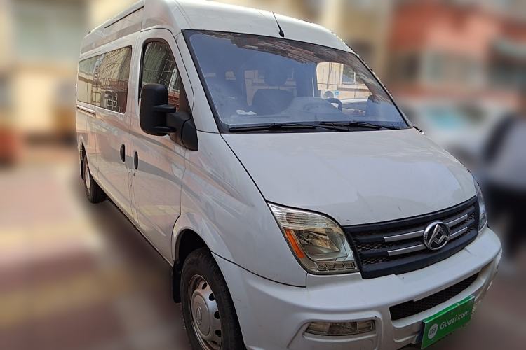 Used SAIC MAXUS Xintu V80 2021 2.0T Manual Classic Aoyuntong Long Wheelbase Mid-Roof 6/7/8/9-Seater Front Right 45 Deg
