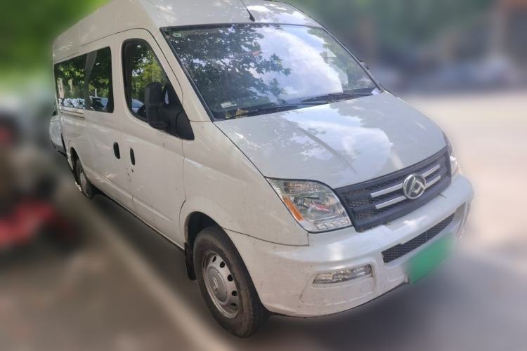 Used SAIC MAXUS Xintu V80 2021 2.0T Manual Classic Aoyuntong 127 PS Mid-axle Mid-roof 6/7/8/9-Seater Front Right 45 Deg