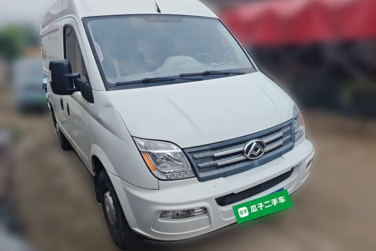 Used SAIC MAXUS Xintu V80 2021 2.0T Manual Classic City Delivery King Short Wheelbase Mid-Roof Design 3 Seats Front Right 45 Deg