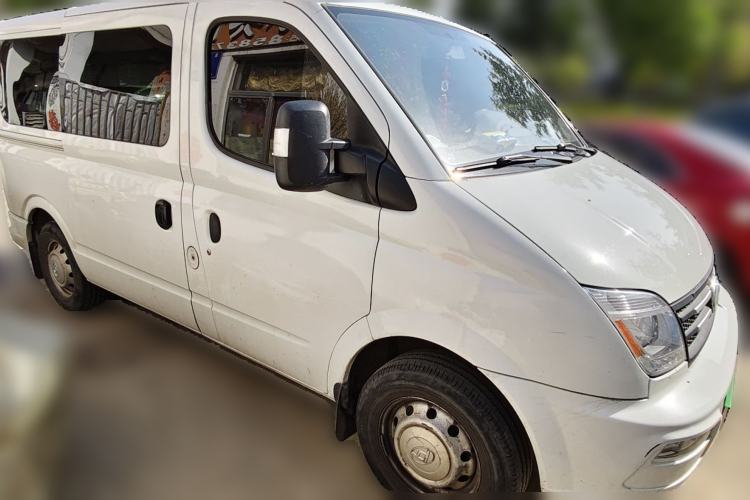 Used SAIC MAXUS Xintu V80 2021 2.0T Manual Classic Aoyuntong Short Wheelbase Ultra-Low Roof 5/6-Seater Front Right 45 Deg