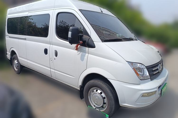 Used SAIC MAXUS Xintu V80 2021 2.0T Manual Classic Aoyuntong 127 PS Mid-axle Mid-roof 6/7/8/9-Seater Front Right 45 Deg