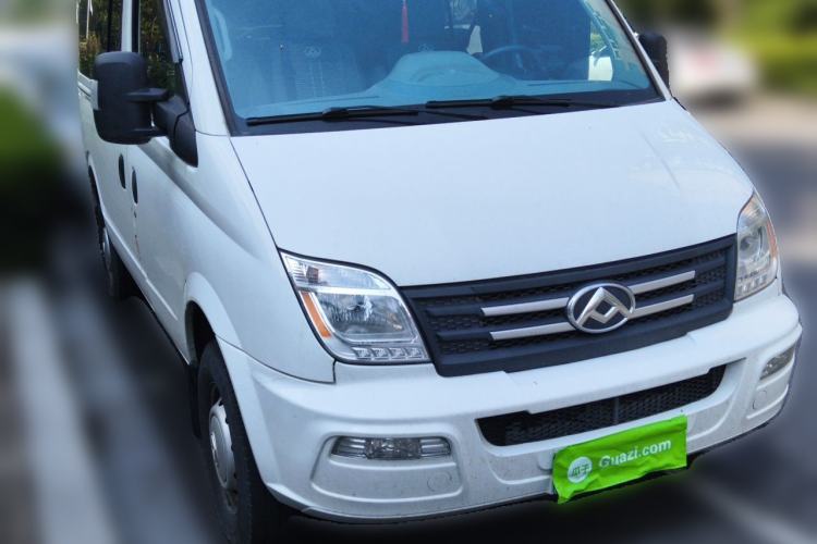 Used SAIC MAXUS Xintu V80 2021 2.0T Manual Classic Aoyuntong Short Wheelbase Mid-Roof 5/6-Seater Front Right 45 Deg