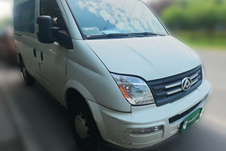 Used SAIC MAXUS Xintu V80 2021 2.0T Manual Classic Aoyuntong Short Wheelbase Mid-Roof 5/6-Seater Front Right 45 Deg
