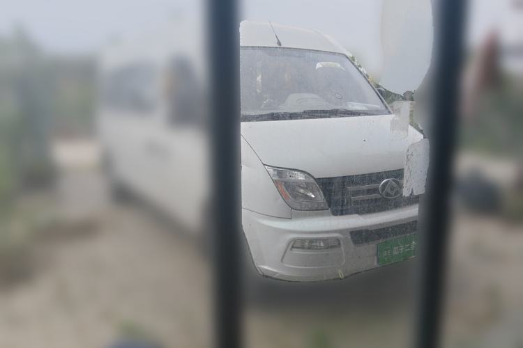 Used SAIC MAXUS Xintu V80 2021 2.0T Manual Classic Aoyuntong Long Wheelbase Mid-Roof 6/7/8/9-Seater Front Right 45 Deg