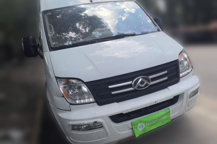 Used SAIC MAXUS Xintu V80 2021 2.0T Manual Classic Aoyuntong Long Wheelbase Mid-Roof 6/7/8/9-Seater Front Right 45 Deg