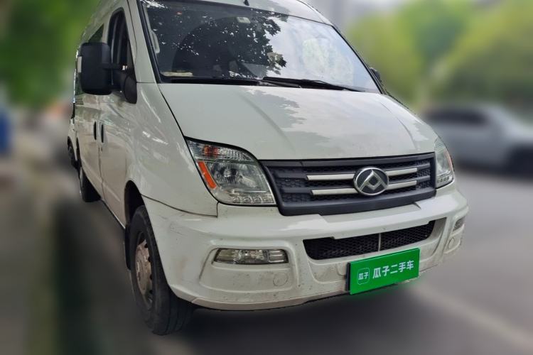Used SAIC MAXUS Xintu V80 2021 2.0T Manual Classic Aoyuntong 139 PS Mid-axle Mid-roof 6/7/8/9-Seater Front Right 45 Deg
