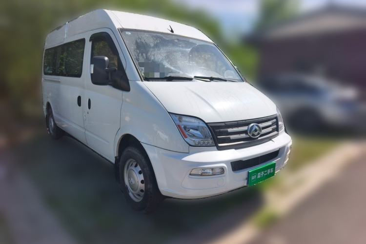 Used SAIC MAXUS Xintu V80 2021 2.0T Manual Classic Aoyuntong 127 PS Mid-axle Mid-roof 6/7/8/9-Seater Front Right 45 Deg