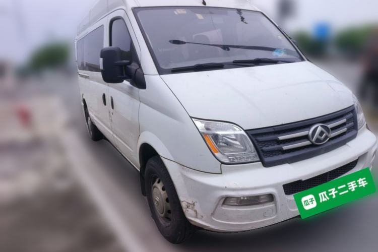 Used SAIC MAXUS Xintu V80 2021 2.0T Manual Classic Aoyuntong 127 PS Mid-axle Mid-roof 6/7/8/9-Seater Front Right 45 Deg