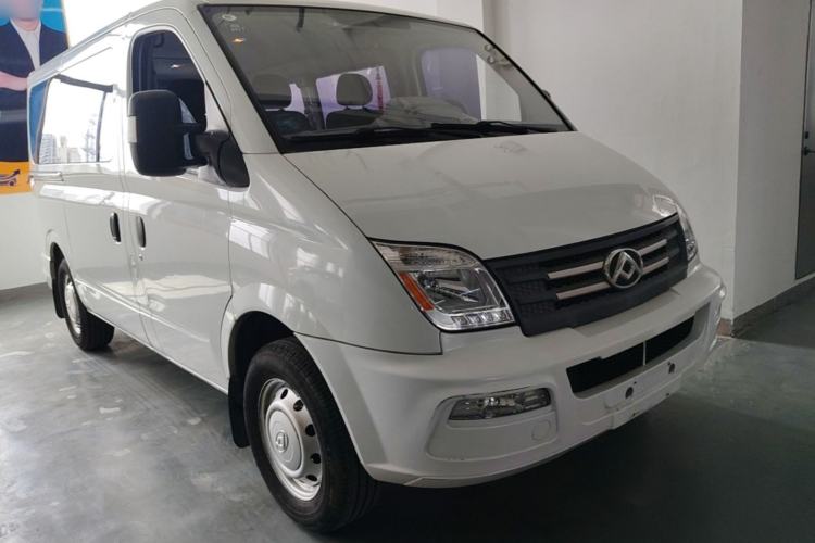 Used SAIC MAXUS Xintu V80 2021 2.0T Manual Classic Aoyuntong Short Wheelbase Ultra-Low Roof 5/6-Seater Front Right 45 Deg