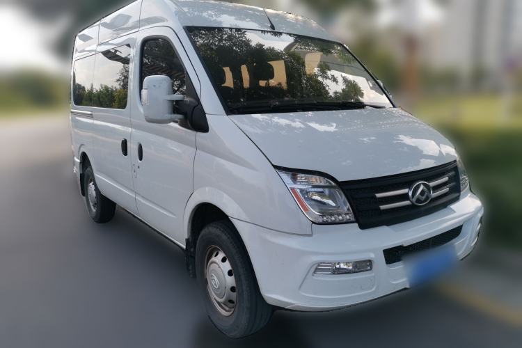 Used SAIC MAXUS Xintu V80 2021 2.0T Manual Classic Aoyuntong Short Wheelbase Ultra-Low Roof 5/6-Seater Front Right 45 Deg