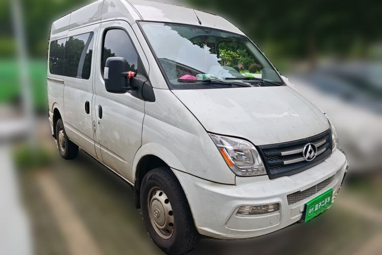 Used SAIC MAXUS Xintu V80 2021 2.0T Manual Classic Aoyuntong Short Wheelbase Mid-Roof 5/6-Seater Front Right 45 Deg