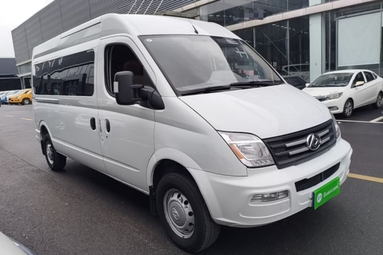 Used SAIC MAXUS Xintu V80 2021 2.0T Manual Classic Aoyuntong Long Wheelbase Mid-Roof 6/7/8/9-Seater Front Right 45 Deg