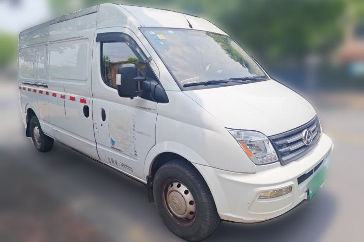 Used SAIC MAXUS Xintu V80 2021 2.0T Manual Classic City Delivery King Long Wheelbase Mid-Roof 3 Seats Front Right 45 Deg