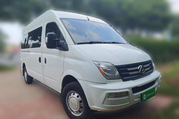 Used SAIC MAXUS Xintu V80 2021 2.0T Manual Classic Aoyuntong 139 PS Mid-axle Mid-roof 6/7/8/9-Seater Front Right 45 Deg