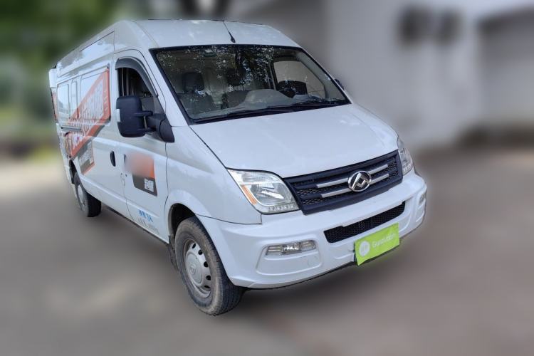 Used SAIC MAXUS Xintu V80 2021 2.0T Manual Classic City Delivery King Long Wheelbase Mid-Roof 3 Seats Front Right 45 Deg