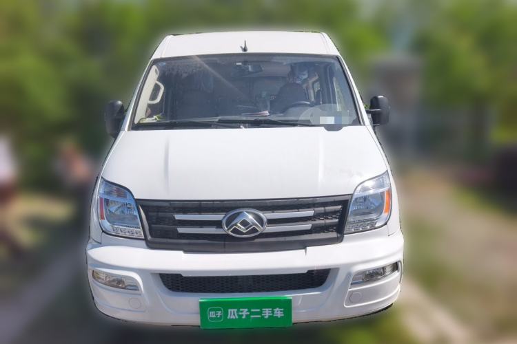 Used SAIC MAXUS Xintu V80 2021 2.0T Manual Classic Aoyuntong 127 PS Mid-axle Mid-roof 6/7/8/9-Seater Front