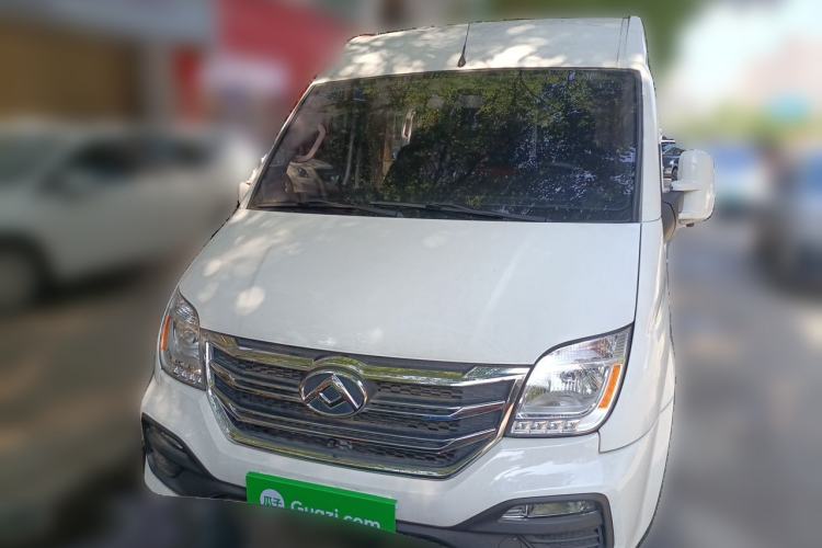 Used SAIC MAXUS Xintu V80 2021 2.0T AMT Classic Aoyuntong Short Wheelbase Mid-Roof 5/6-Seater Front
