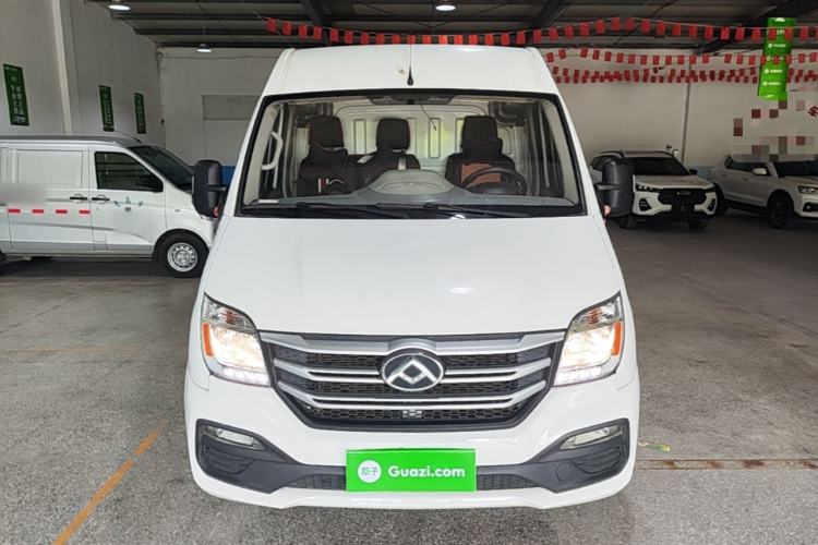 Used SAIC MAXUS Xintu V80 2021 2.0T Manual Classic City Delivery King Short Wheelbase Mid-Roof Design 3 Seats Front