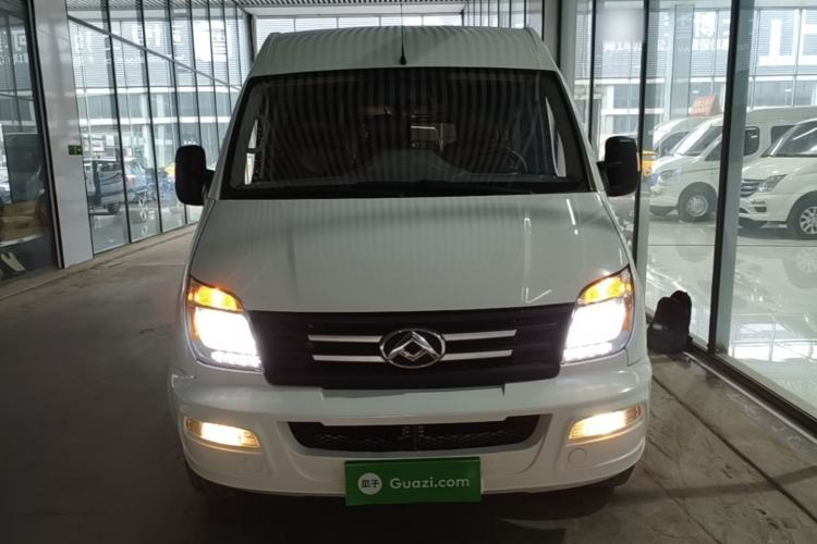 Used SAIC MAXUS Xintu V80 2021 2.0T Manual Classic Aoyuntong Long Wheelbase Mid-Roof 6/7/8/9-Seater Front