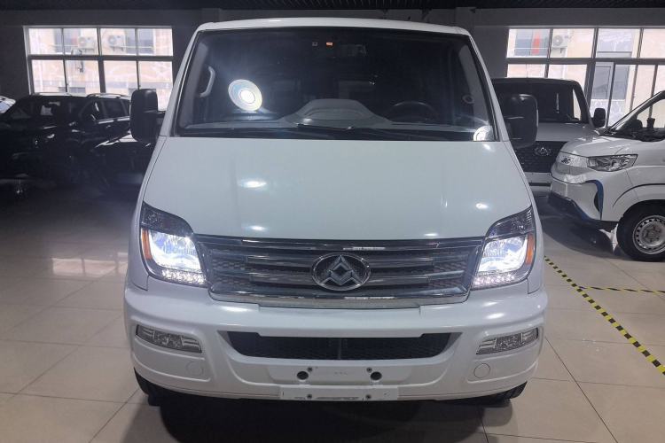 Used SAIC MAXUS Xintu V80 2021 2.0T PLUS AMT City Edition Short Wheelbase Ultra-Low Roof 5/6-Seater Front