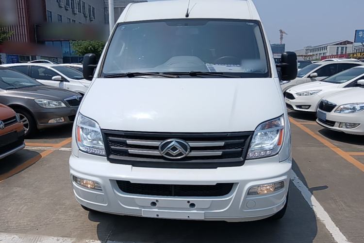 Used SAIC MAXUS Xintu V80 2021 2.0T Manual Classic Aoyuntong Long Wheelbase Mid-Roof 6/7/8/9-Seater Front