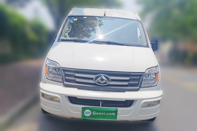Used SAIC MAXUS Xintu V80 2021 2.0T Manual Classic City Delivery King Long Wheelbase Mid-Roof 3 Seats Front