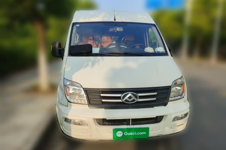 Used SAIC MAXUS Xintu V80 2021 2.0T Manual Classic Aoyuntong Short Wheelbase Mid-Roof 5/6-Seater Front