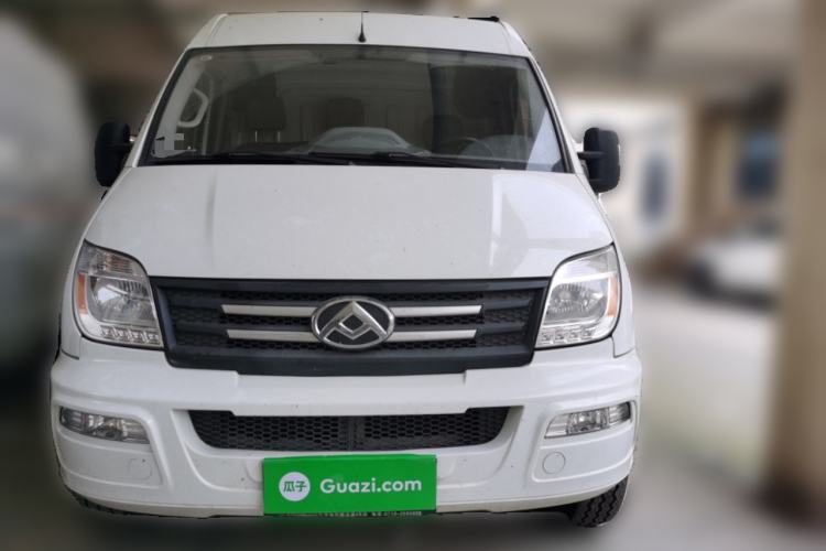 Used SAIC MAXUS Xintu V80 2021 2.0T Manual Classic City Delivery King Short Wheelbase Mid-Roof Design 3 Seats Front