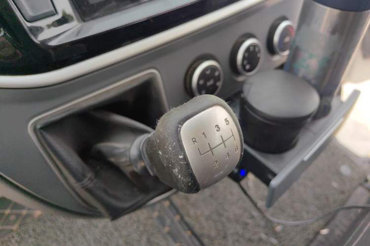 Used SAIC MAXUS Xintu V80  Gear Lever