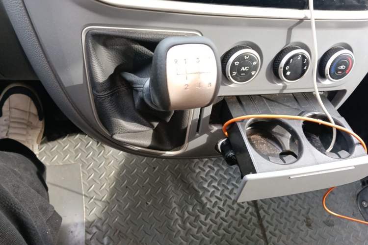 Used SAIC MAXUS Xintu V80  Gear Lever