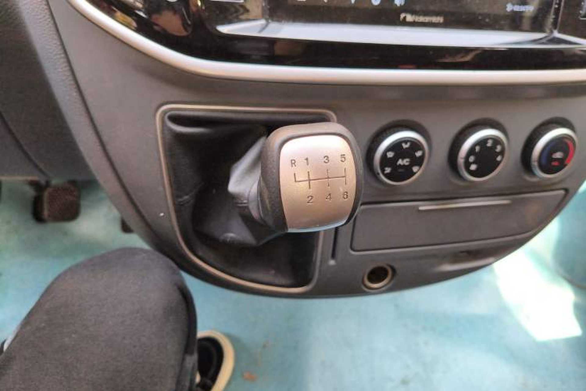 Used SAIC MAXUS Xintu V80  Gear Lever