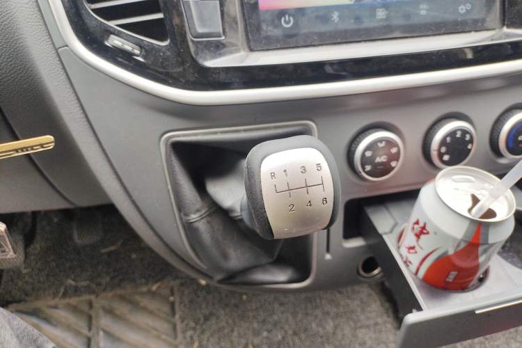 Used SAIC MAXUS Xintu V80 2021 2.0T Manual Classic Aoyuntong Long Wheelbase Mid-Roof 6/7/8/9-Seater Gear Lever