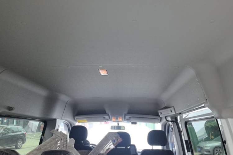 Used SAIC MAXUS Xintu V80 2021 2.0T PLUS Manual Aoyuntong Short Wheelbase Mid-Roof 5/6-Seater Headliner