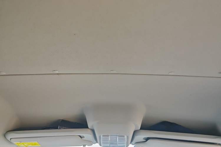 Used SAIC MAXUS Xintu V80 2021 2.0T Manual Classic Aoyuntong 127 PS Mid-axle Mid-roof 6/7/8/9-Seater Headliner