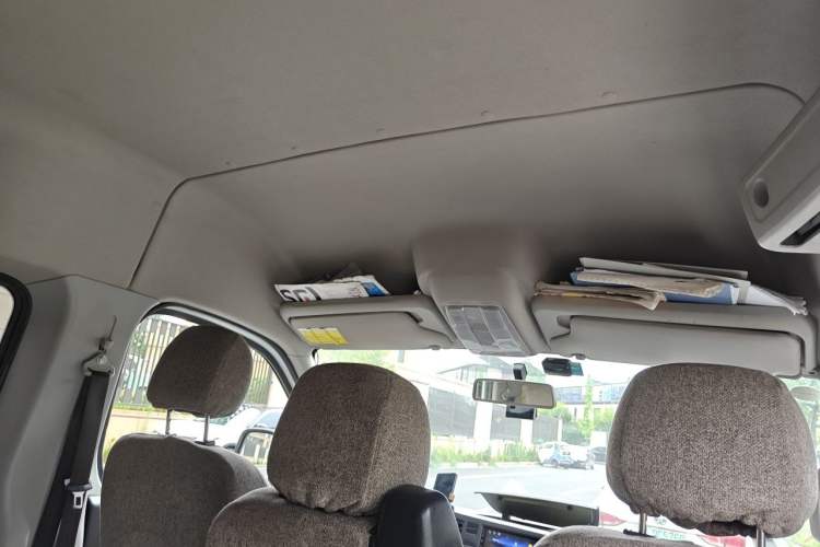 Used SAIC MAXUS Xintu V80 2021 2.0T Manual Classic Aoyuntong 127 PS Mid-axle Mid-roof 6/7/8/9-Seater Headliner
