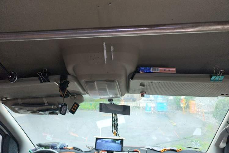 Used SAIC MAXUS Xintu V80 2021 2.0T Manual Classic Aoyuntong 127 PS Mid-axle Mid-roof 6/7/8/9-Seater Headliner