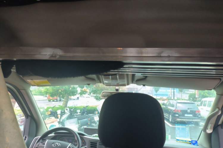 Used SAIC MAXUS Xintu V80 2021 2.0T Manual Classic Aoyuntong 127 PS Mid-axle Mid-roof 6/7/8/9-Seater Headliner