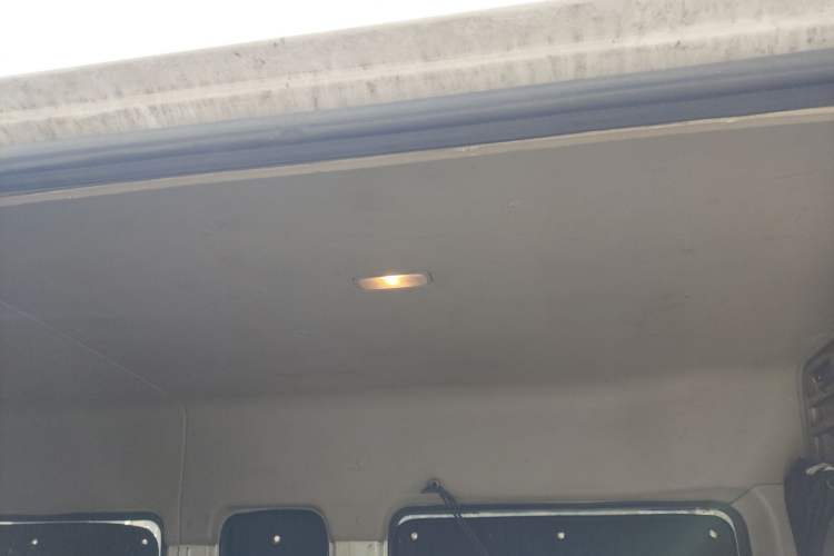 Used SAIC MAXUS Xintu V80 2021 2.0T Manual Classic Aoyuntong 127 PS Mid-axle Mid-roof 6/7/8/9-Seater Headliner