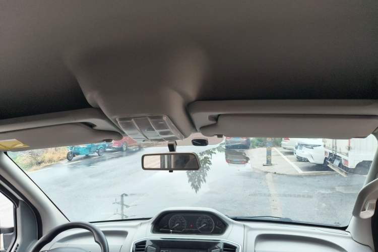 Used SAIC MAXUS Xintu V80 2021 2.0T Manual Classic Aoyuntong Short Wheelbase Mid-Roof 5/6-Seater Headliner