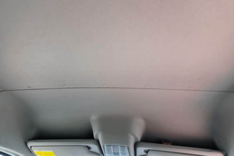 Used SAIC MAXUS Xintu V80 2021 2.0T Manual Classic Aoyuntong 127 PS Mid-axle Mid-roof 6/7/8/9-Seater Headliner