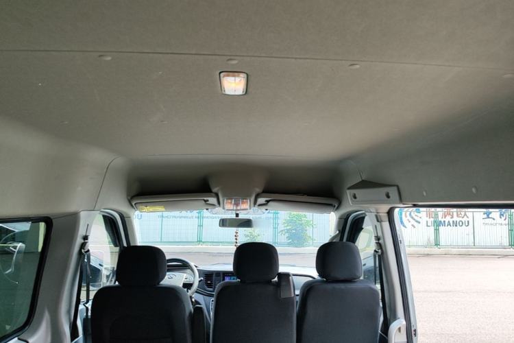 Used SAIC MAXUS Xintu V80 2021 2.0T AMT Classic Aoyuntong Short Wheelbase Mid-Roof 5/6-Seater Headliner