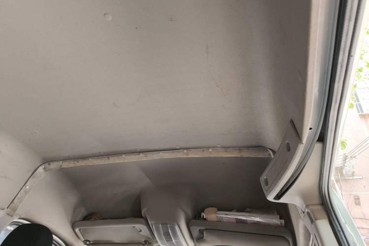 Used SAIC MAXUS Xintu V80 2021 2.0T Manual Classic Aoyuntong 127 PS Mid-axle Mid-roof 6/7/8/9-Seater Headliner
