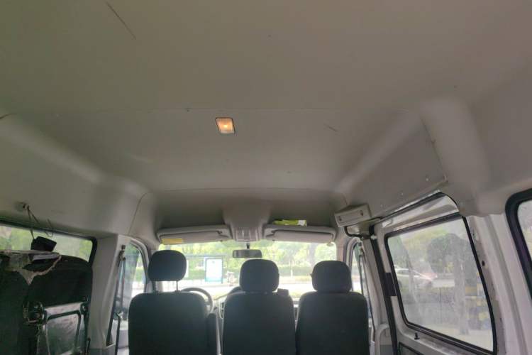 Used SAIC MAXUS Xintu V80 2021 2.0T Manual Classic Aoyuntong Short Wheelbase Mid-Roof 5/6-Seater Headliner