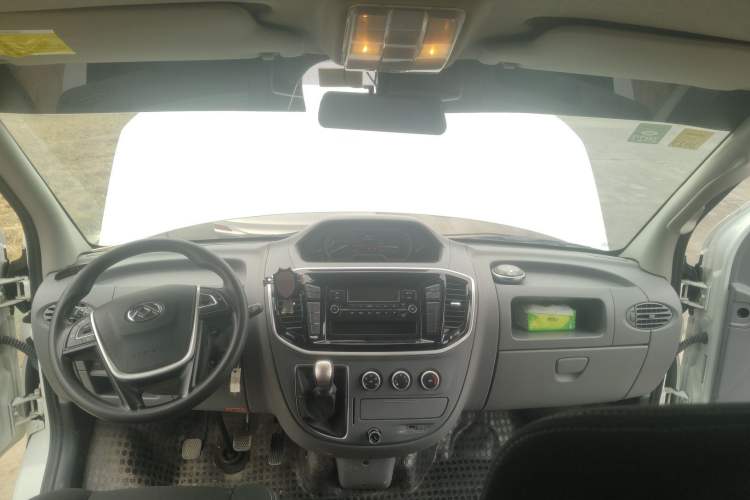 Used SAIC MAXUS Xintu V80 2021 2.0T Manual Classic Aoyuntong Short Wheelbase Ultra-Low Roof 5/6-Seater Headliner