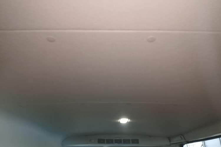 Used SAIC MAXUS Xintu V80 2021 2.0T Manual Classic Aoyuntong Long Wheelbase Mid-Roof 6/7/8/9-Seater Headliner