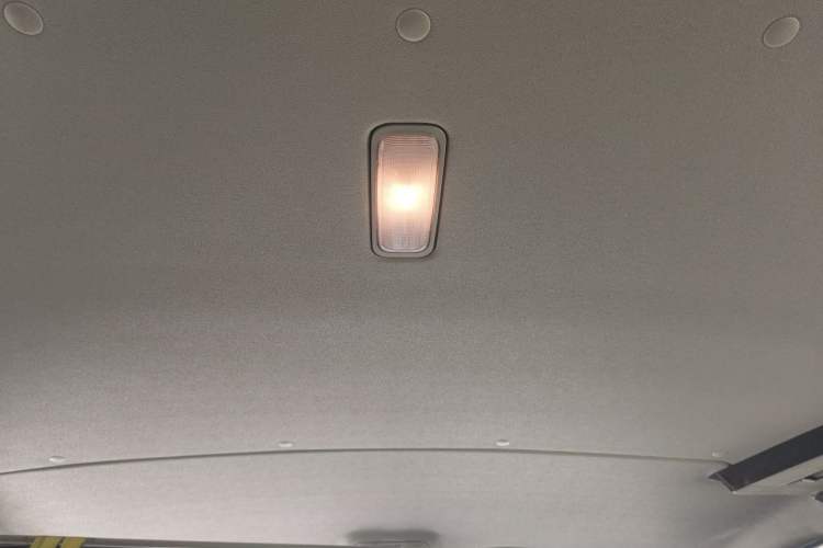 Used SAIC MAXUS Xintu V80  Headliner