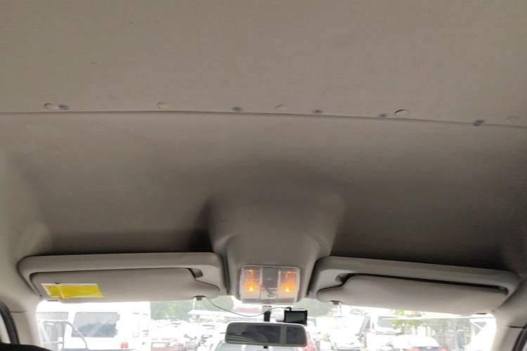 Used SAIC MAXUS Xintu V80 2021 2.0T Manual Classic Aoyuntong 127 PS Mid-axle Mid-roof 6/7/8/9-Seater Headliner