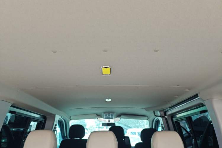 Used SAIC MAXUS Xintu V80 2021 2.0T PLUS AMT City Edition Short Wheelbase Ultra-Low Roof 5/6-Seater Headliner