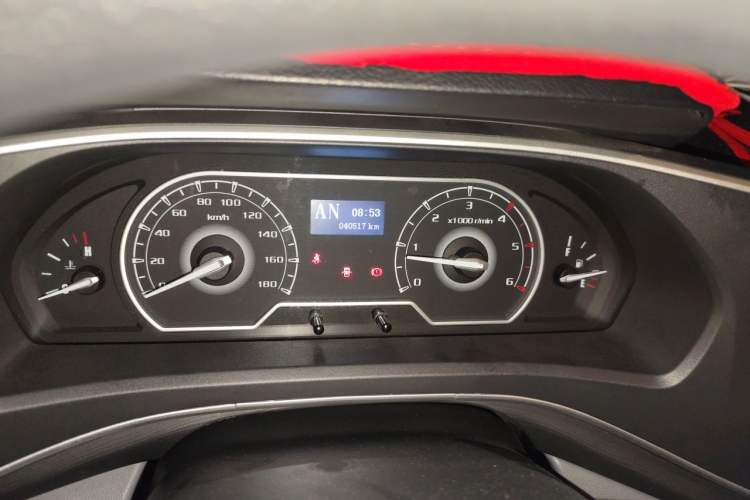 Used SAIC MAXUS Xintu V80 2021 2.0T AMT Classic Aoyuntong Short Wheelbase Ultra-Low Roof 5/6-Seater Instrument Cluster